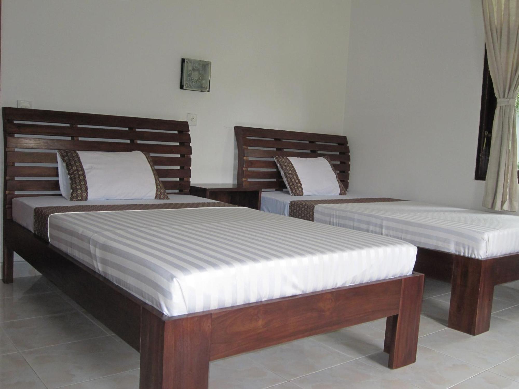 Galang Kangin Bungalows Амед Номер фото