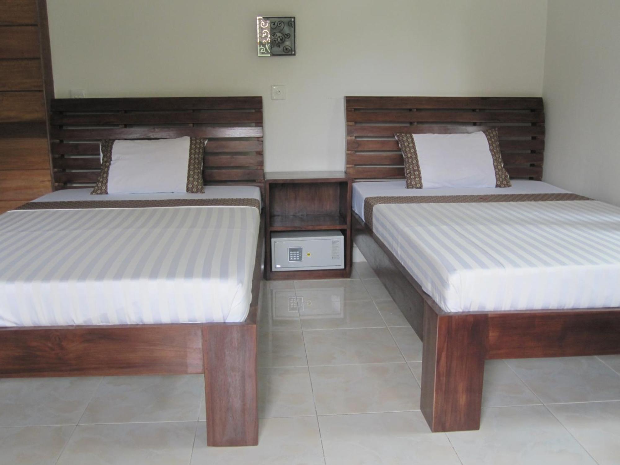 Galang Kangin Bungalows Амед Номер фото