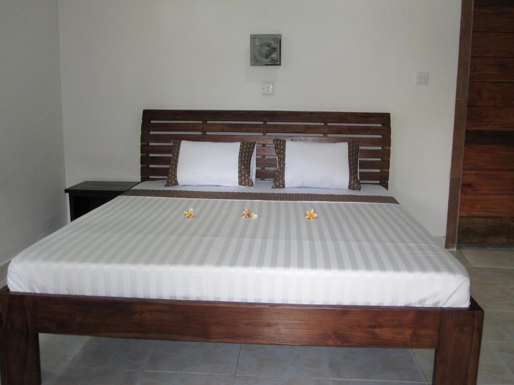 Galang Kangin Bungalows Амед Номер фото