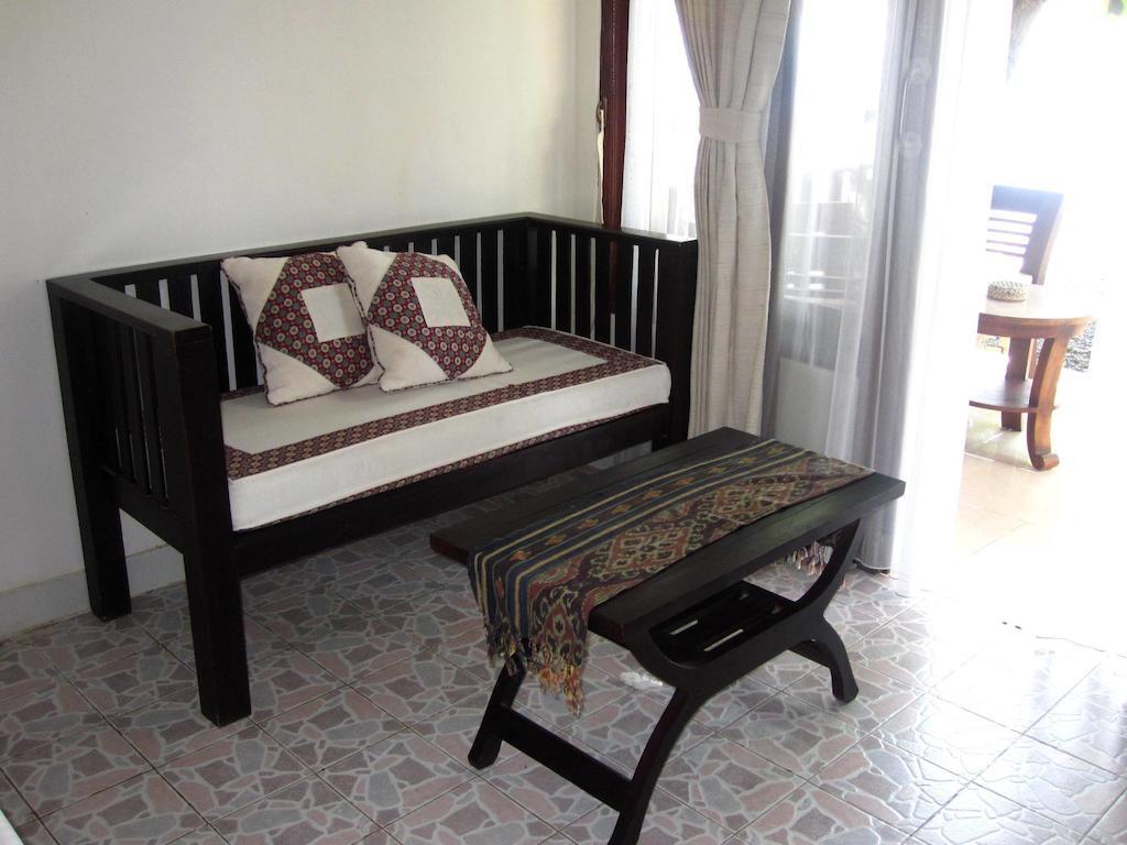 Galang Kangin Bungalows Амед Номер фото